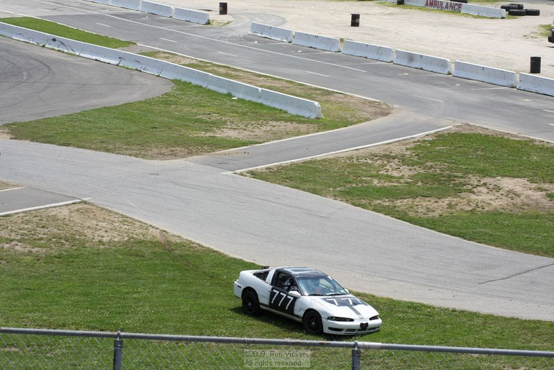 Illustration for article titled The 24 Hours Of LeMons New England 2009 Über Gallery, Part 4